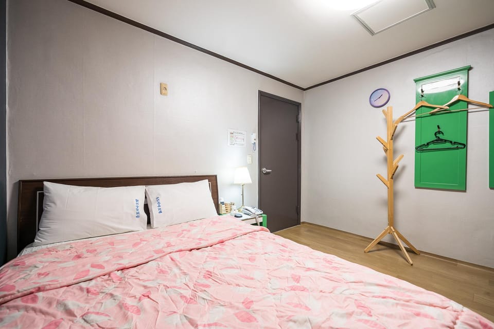 Mars Utopia Motel in Pyeongtaek-si