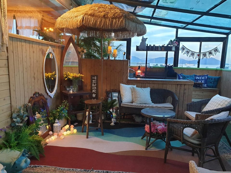 Yeosu Emotional Accommodation Ari House Hotel in South Korea