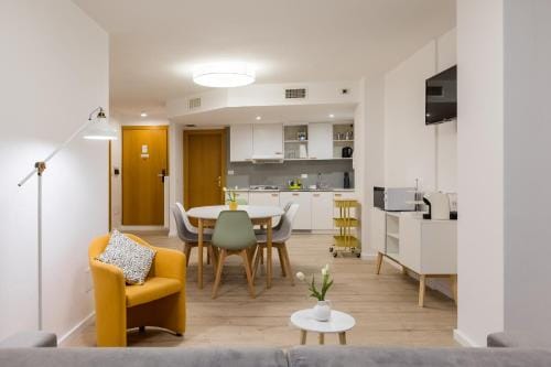 MAMA Apartments Hotel in Riva del Garda