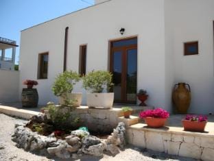 Art Rooms Joyful People Hotel in Province of Taranto