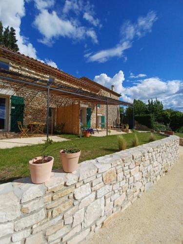 Mas Les Escourtades Chambres d'hotes Hotel in Provence-Alpes-Côte d'Azur