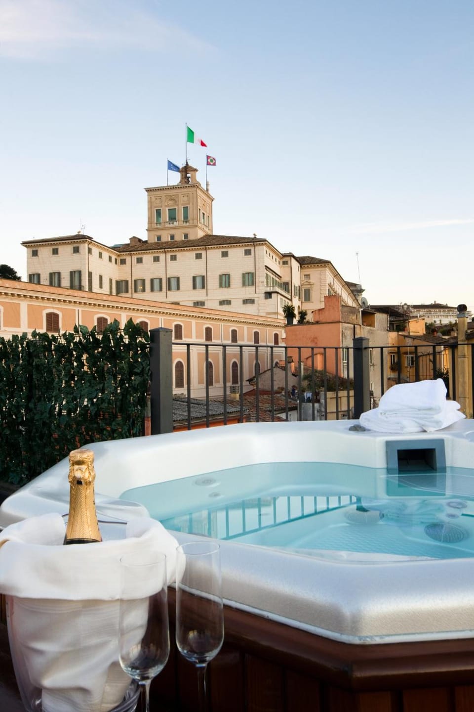 Trevi Palace Luxury Inn Hotel in Rome