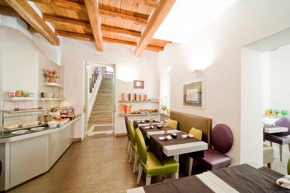 Trevi Palace Luxury Inn Hotel in Rome