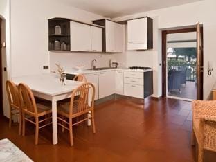 Villa Phoenix - Lake Apartments Hotel in Riva del Garda