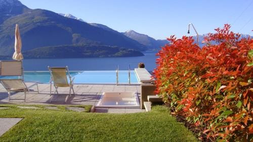 Residence CaFelicita - Apartments Lake View - Infinity Pool - Jacuzzi Hotel in Colico