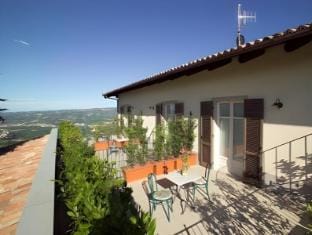 Rocche Costamagna Art Suites Hotel in La Morra