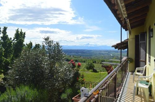 Tra... Monti E Vigne Hotel in Liguria