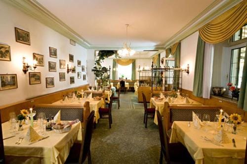 Albergo al Cervo - Gasthof zum Hirschen Hotel in Algund