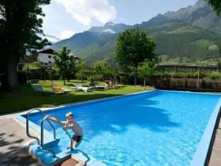 Albergo al Cervo - Gasthof zum Hirschen Hotel in Algund