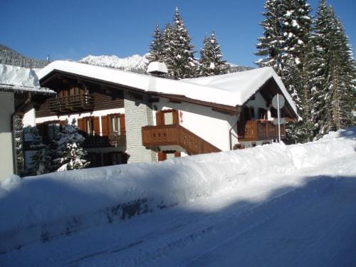 Garni BUCANEVE Hotel in Madonna di Campiglio