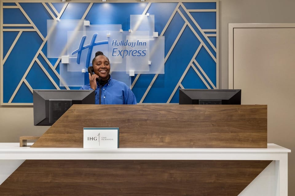 Holiday Inn Express & Suites Evansville Downtown By IHG Hotel in Evansville