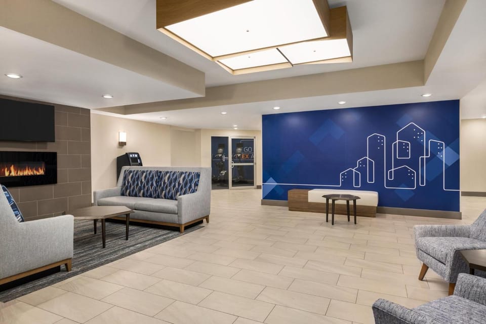 Holiday Inn Express & Suites Evansville Downtown By IHG Hotel in Evansville