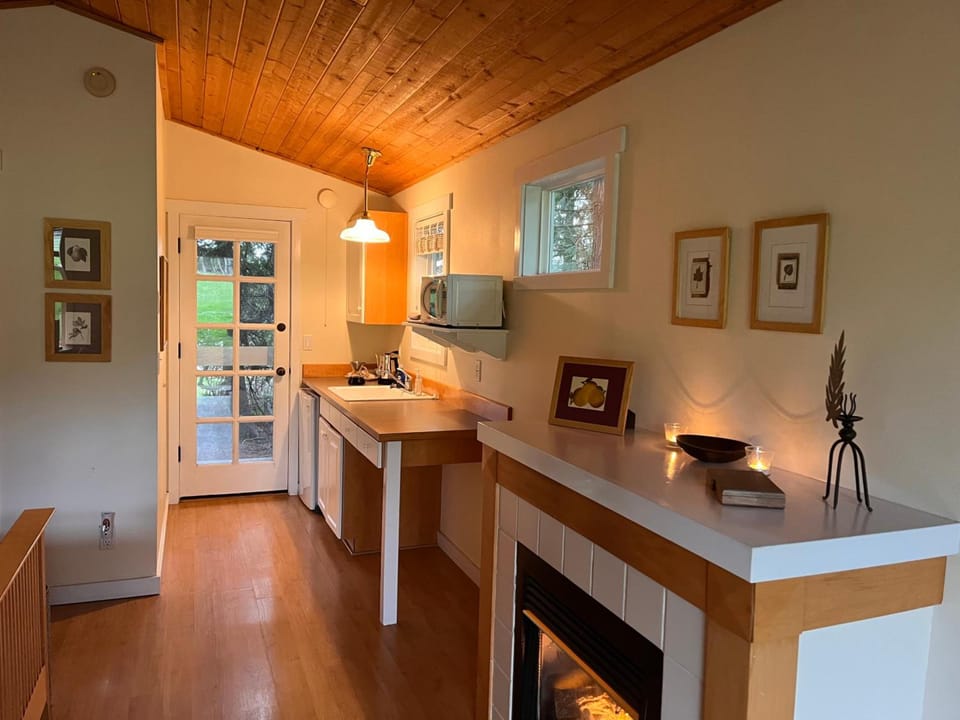 Lopez Farm Cottages & Tent Camping Hotel in Lopez Island