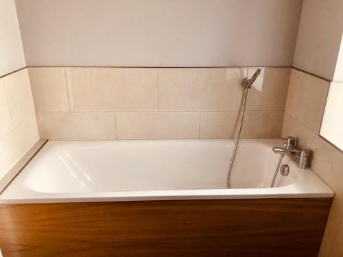 Leanna's Lodge, Keshcarrigan Hotel in Leitrim, Co. Leitrim, Ireland