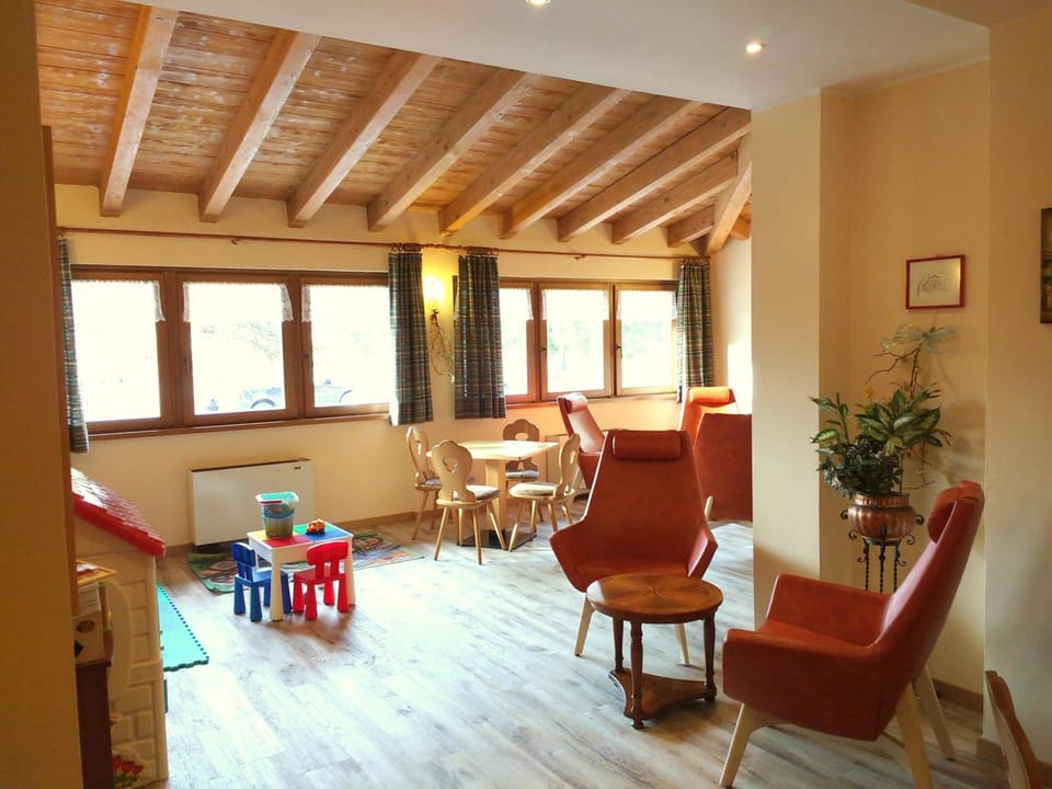 Hotel Zurigo Hotel in Molveno