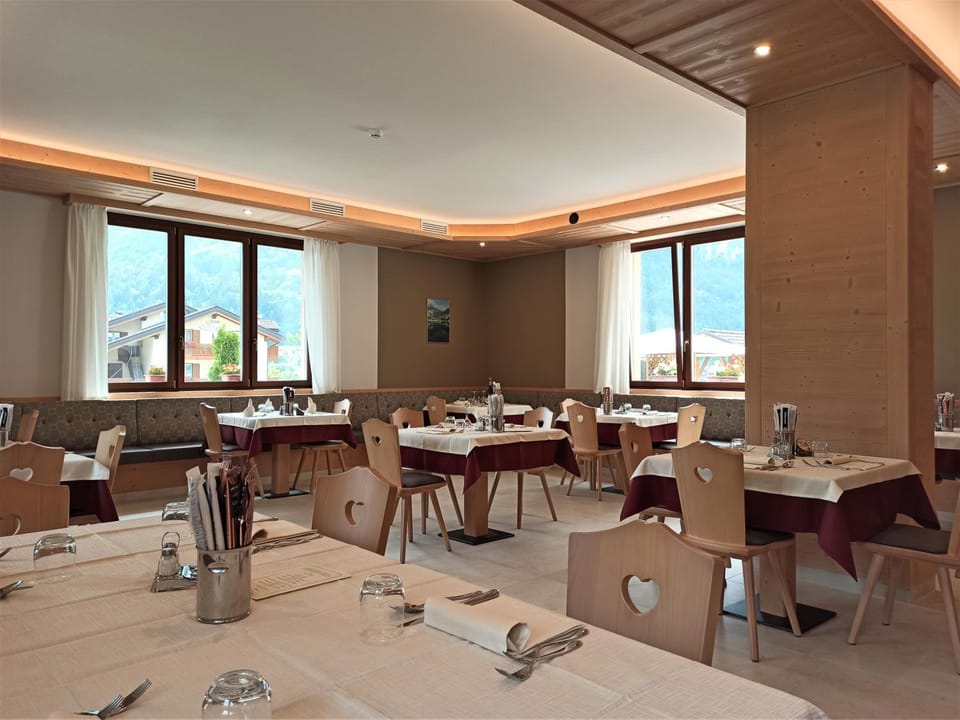 Hotel Zurigo Hotel in Molveno