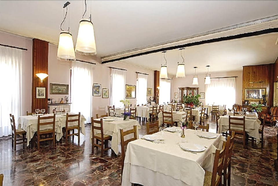 Hotel Il Grappolo D'Oro Hotel in Monforte d'Alba