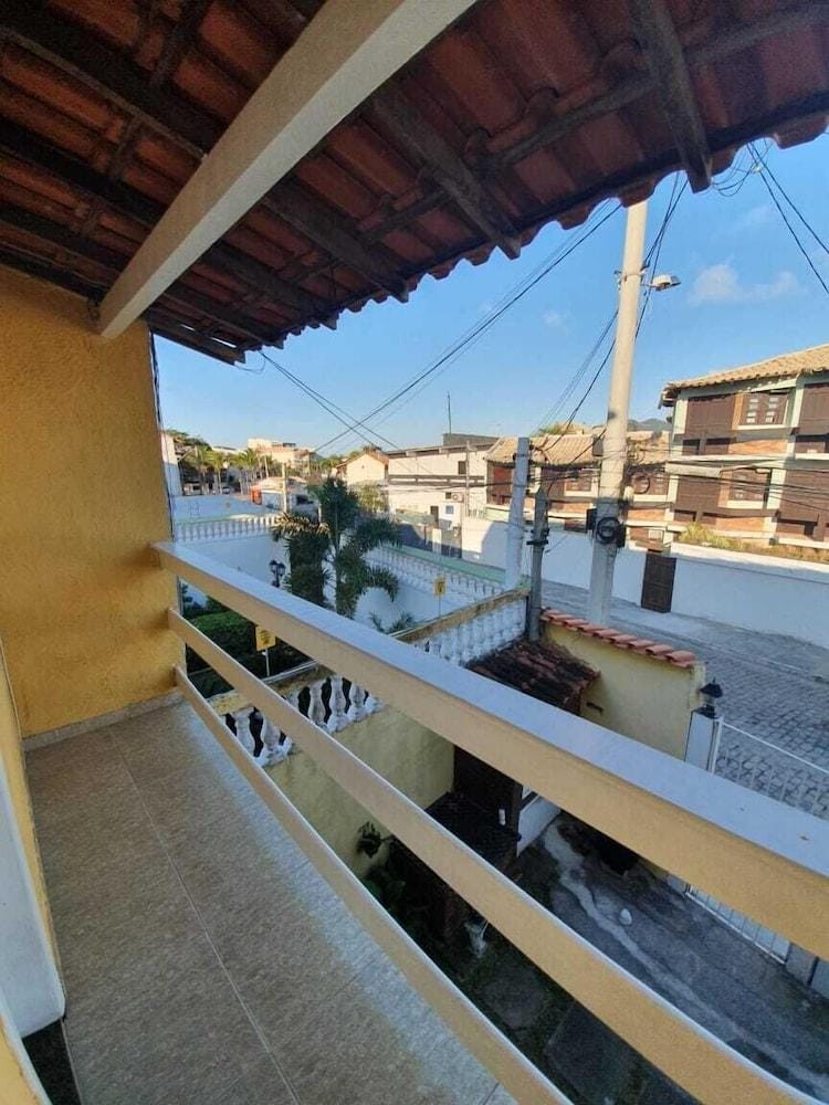 Btuga Guest House Hotel in Vila Canaa