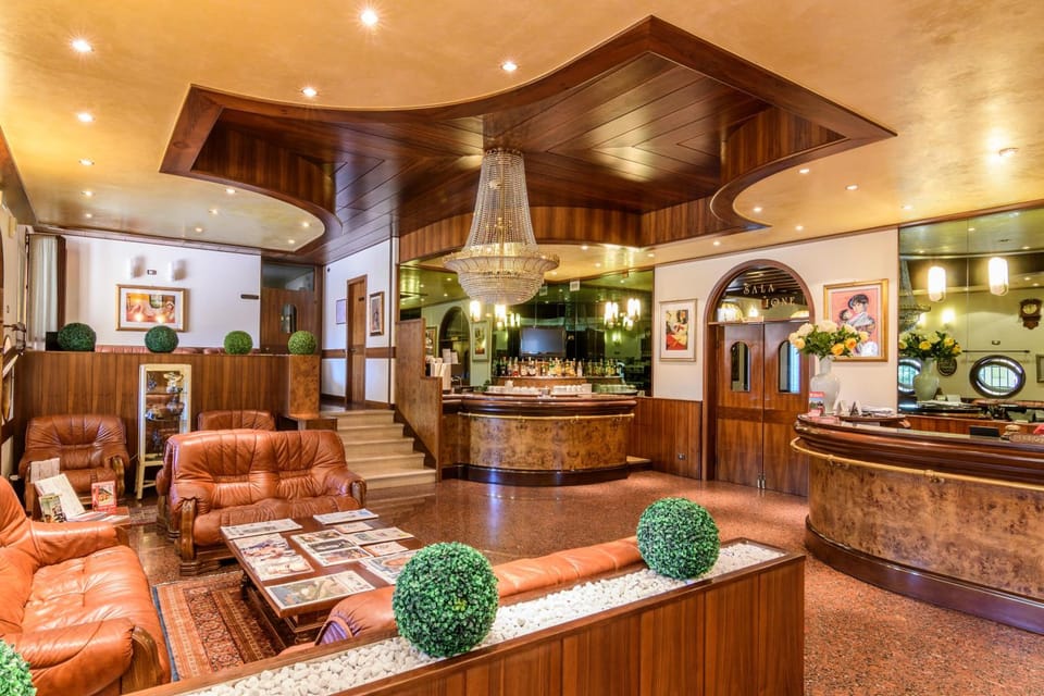 Bar/lounge
