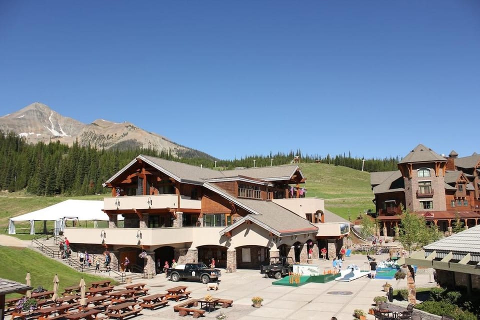Huntley Lodge Hotel in Big Sky