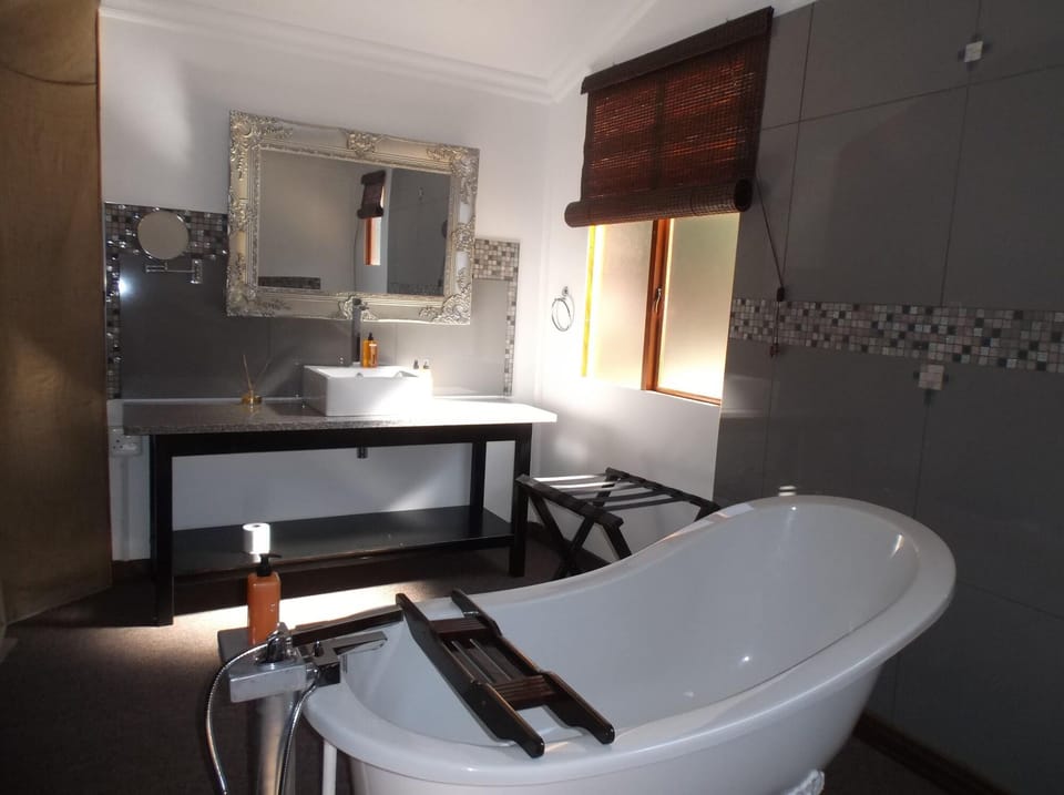 Old Mill lodge, Working Ostrich Farm & Restaurant Hotel in Western Cape