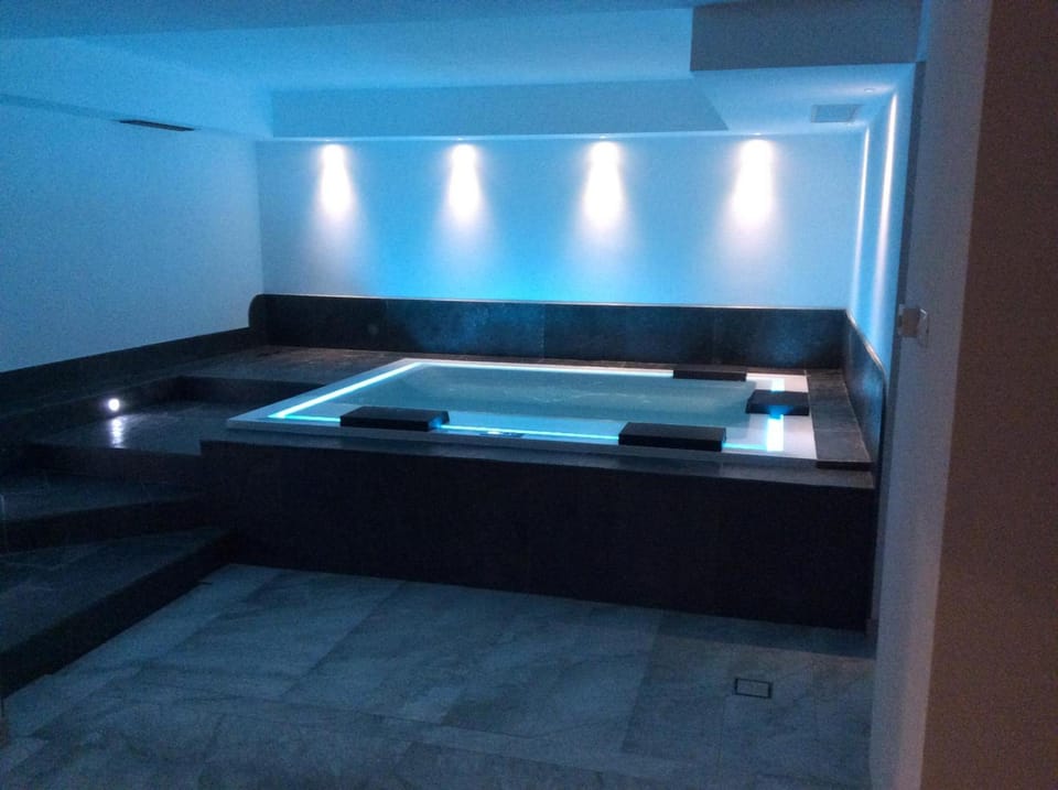 Hot tub