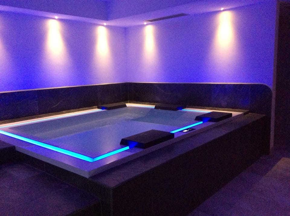 Hot tub