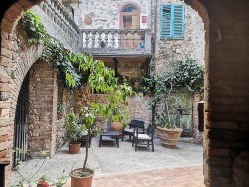Antico Borgo di Torri Hotel in Tuscany