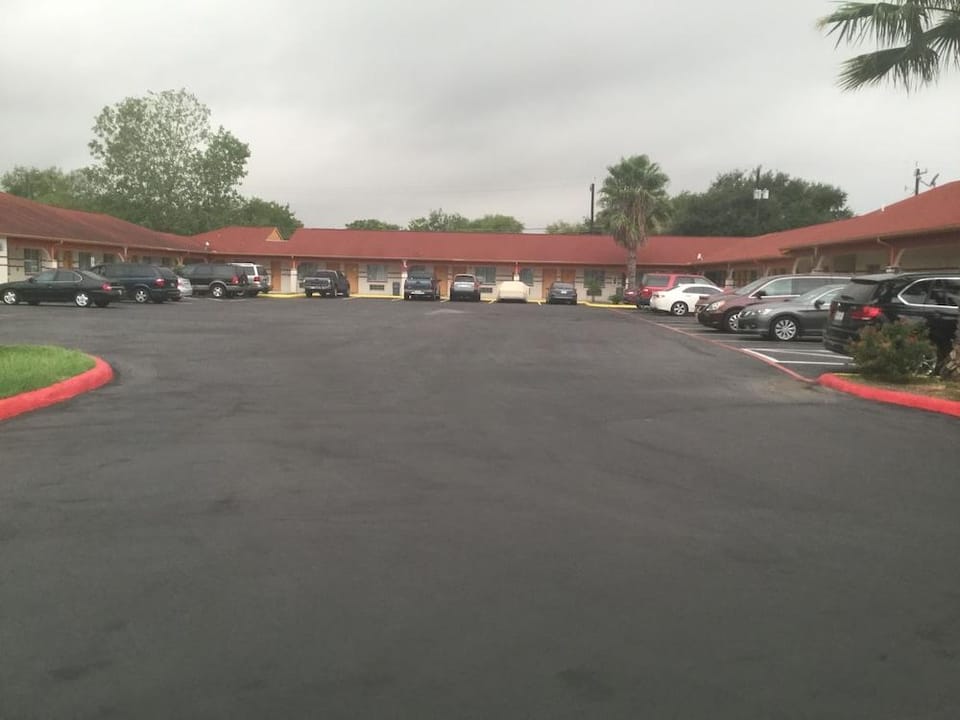 Palace Inn Hotel in San Antonio