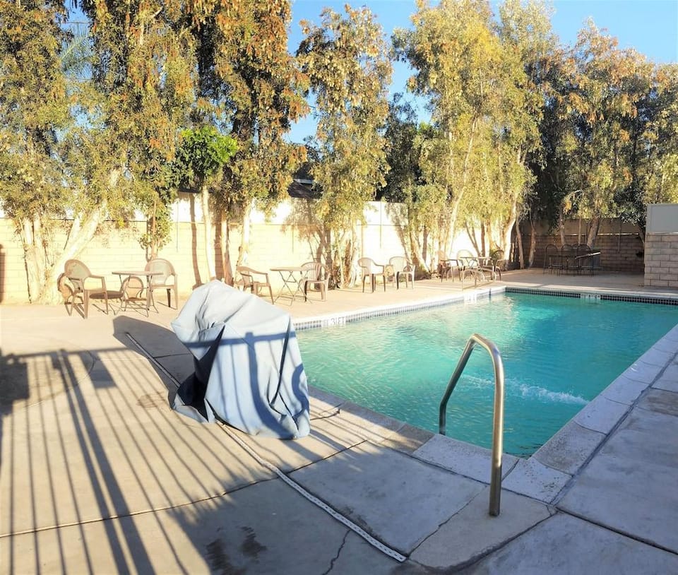 Guesthouse Inn & Suites Hotel in Downey