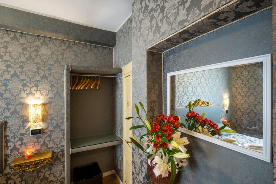 Hotel Apostoli Garden Hotel in Venice