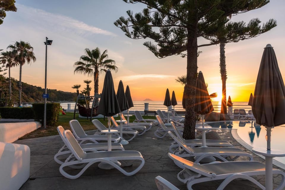 Cala Petrosa Resort Hotel in Calabria