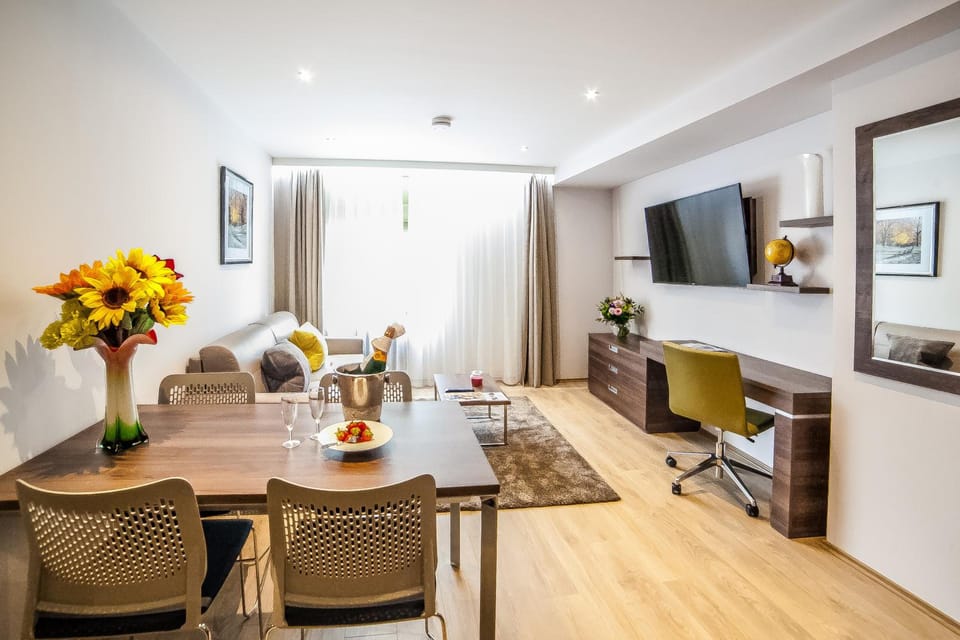 Hampton Suites Apartment Hotel in Molesey