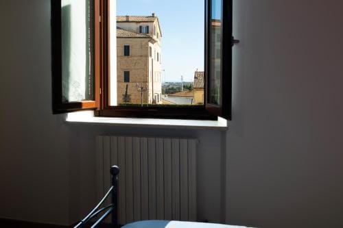 Affittacamere Carnevali MJ Hotel in Loreto