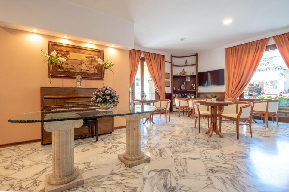 Hotel Ascot Sorrento Hotel in Priora