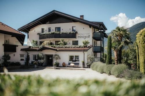 Boutiquehotel Minigolf Hotel in Tirol
