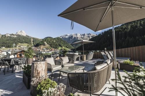 Hotel Chalet S - Dolomites Design - adults recommended Hotel in Sëlva