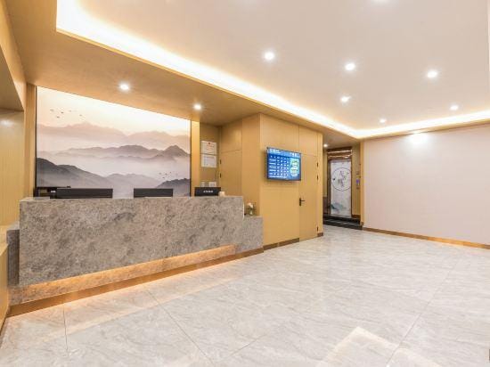 HuaJiYaShe Hotel (Huzhou Zhili Zhongsheng Plaza) Hotel in Suzhou