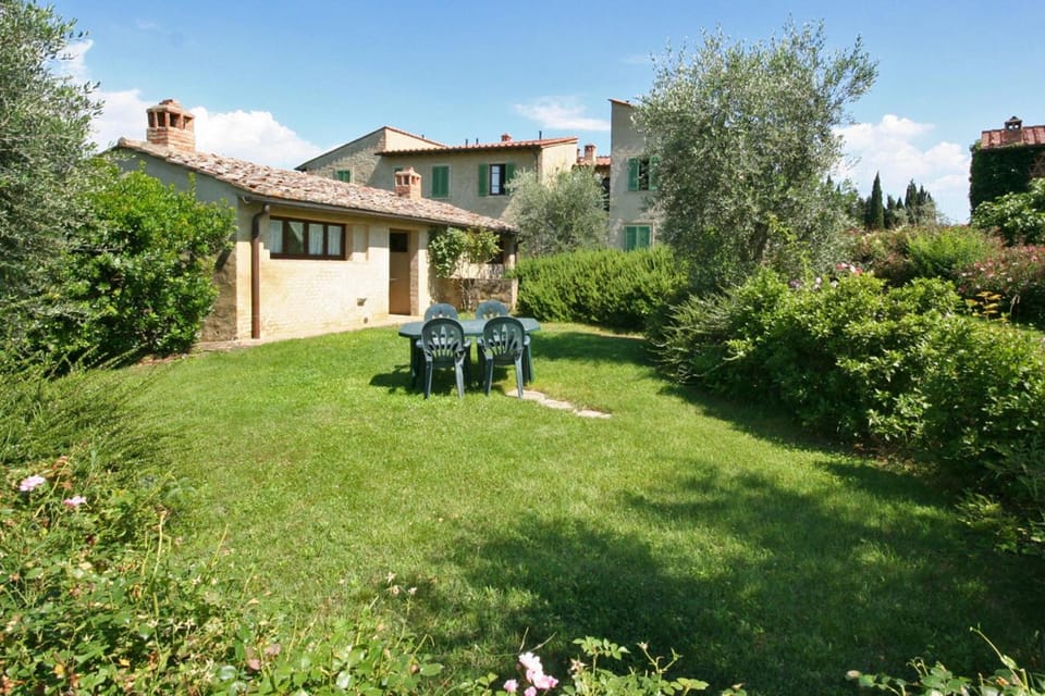 Podere Il Pino Hotel in Tuscany