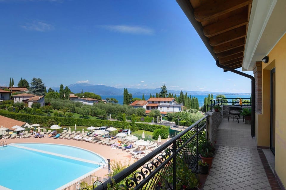 Le Terrazze sul Lago Hotel & Residence Apartment hotel in Province of Brescia