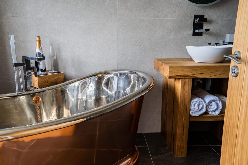 Bulls Head - Holymoorside Inn in North East Derbyshire District