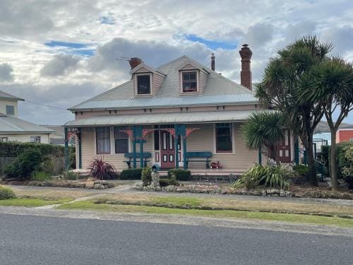 Hanlon Guest House Hotel in Tasmania