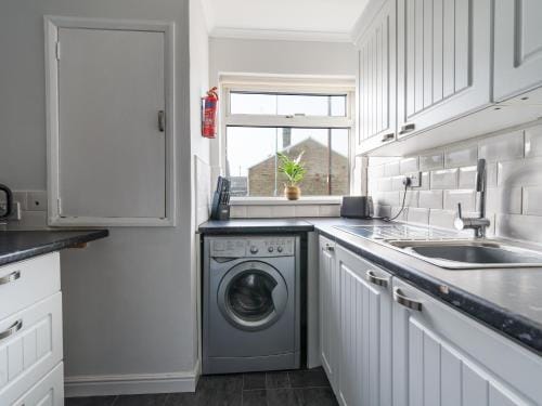 Chestnut House - 2 bedroom, Ashington Hotel in Ashington