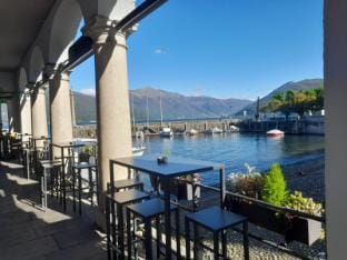 Marco Apartment - Holiday Apartment Luino Hotel in Canton of Ticino