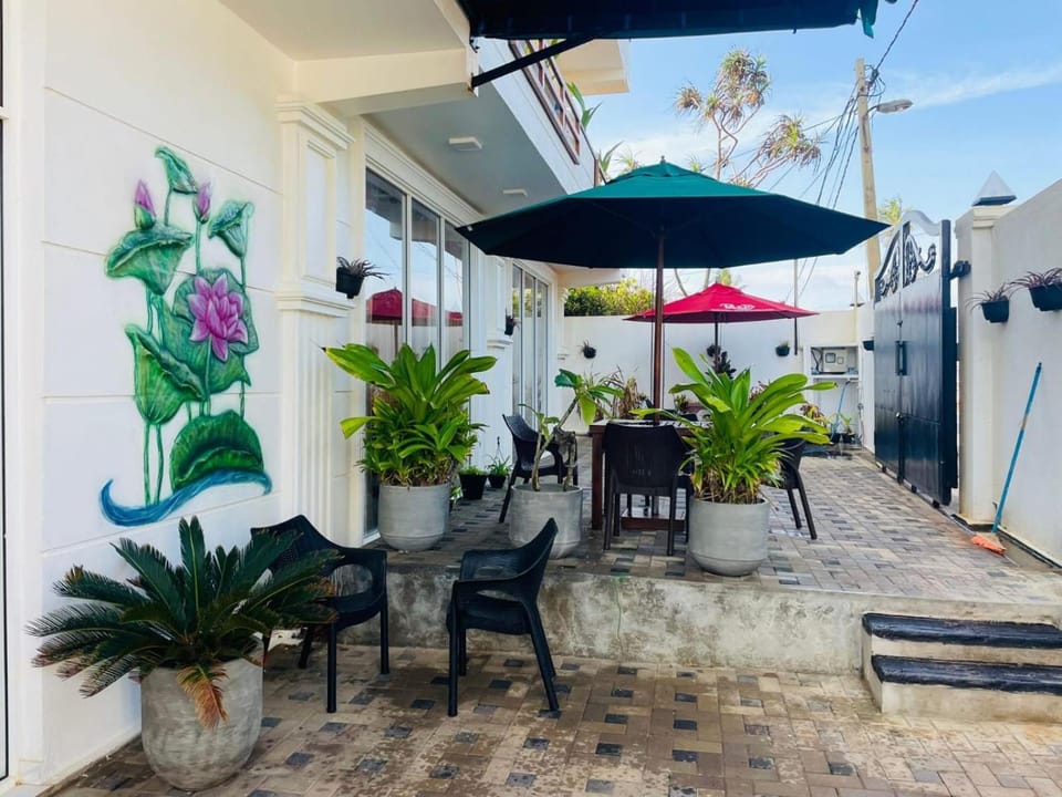 Bivon Reach Hotel in Western Province