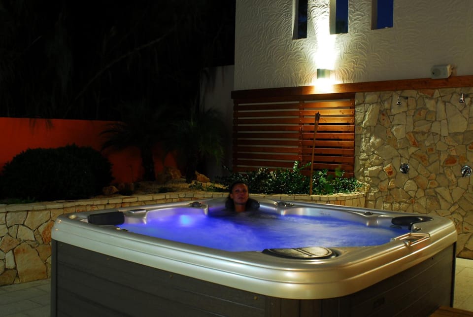 Hot tub