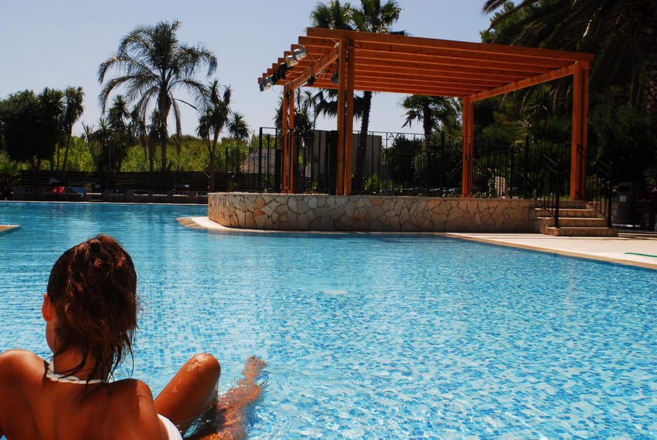 Swimming pool