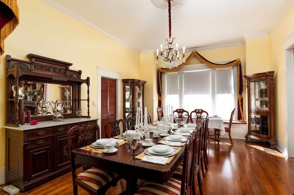 Oaklea Mansion Bed and Breakfast Hotel in Texas