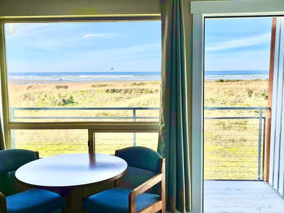 Arena del Mar Hotel in Grayland
