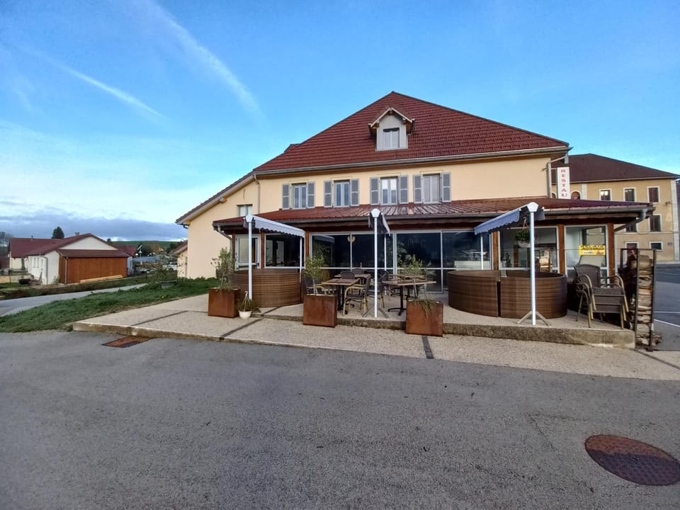 SARL DU PARC Hotel Les Tremplins Hotel in Canton of Vaud